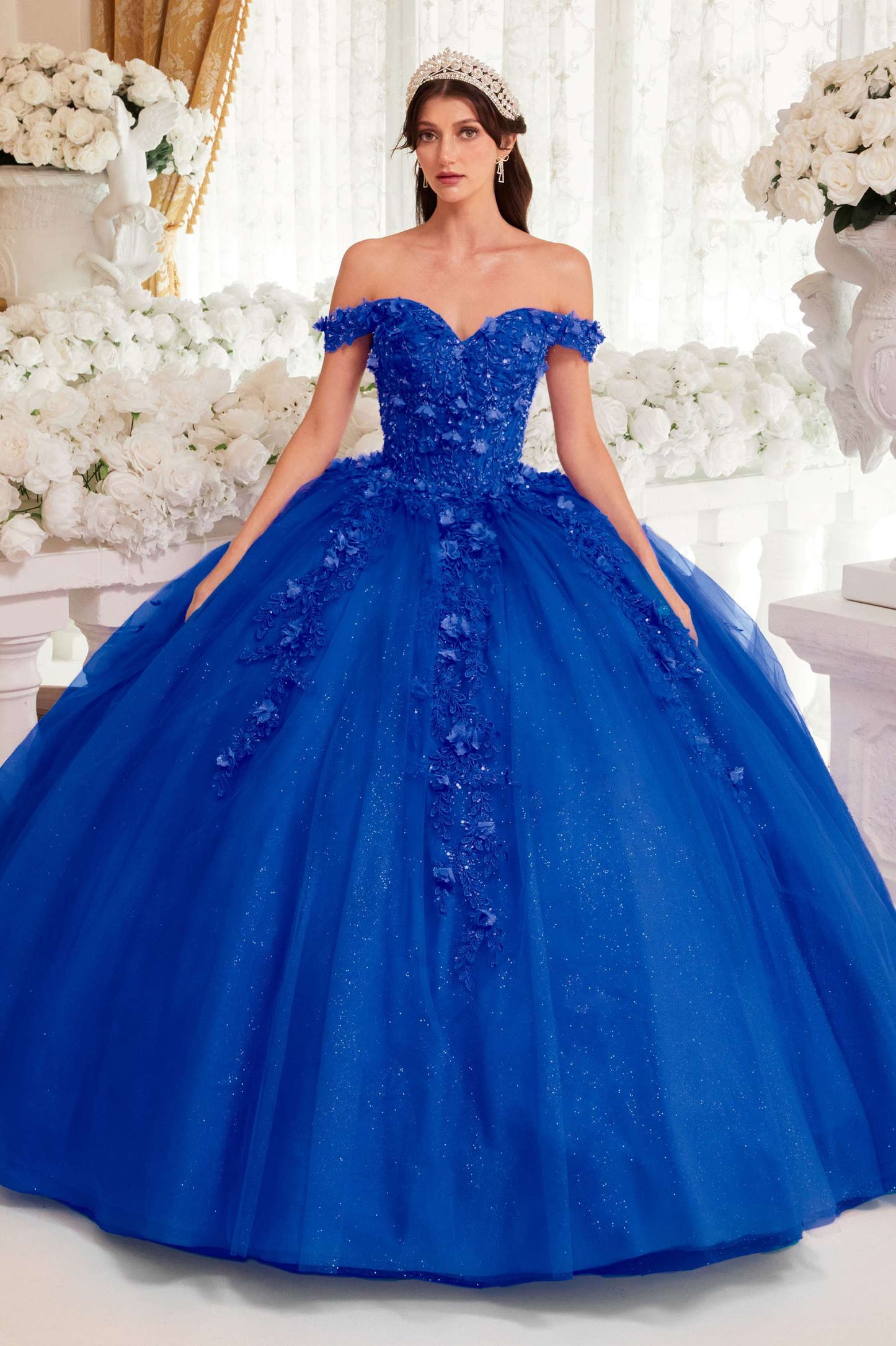 Vestido de quinceañera Ladivine 15717 con apliques florales 3D y hombros descubiertos