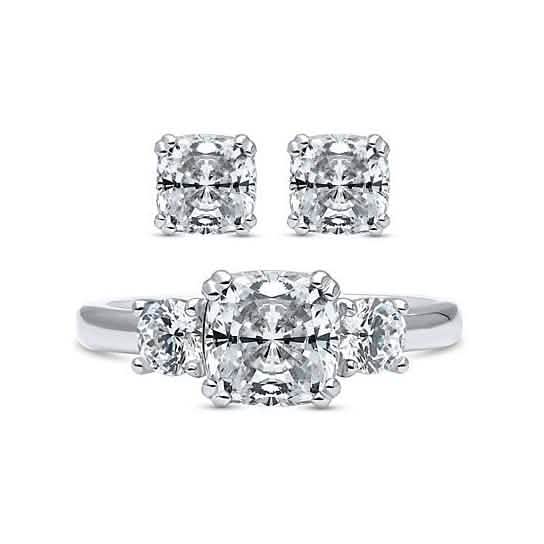Paquete de 2: Pendientes de Talla Cojín y Anillo de Talla Cojín con Piedras Laterales