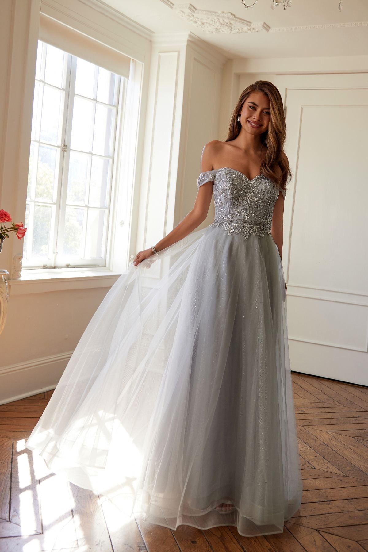 Vestido de fiesta Juliet 287 con top de cuentas sin hombros y falda en A
