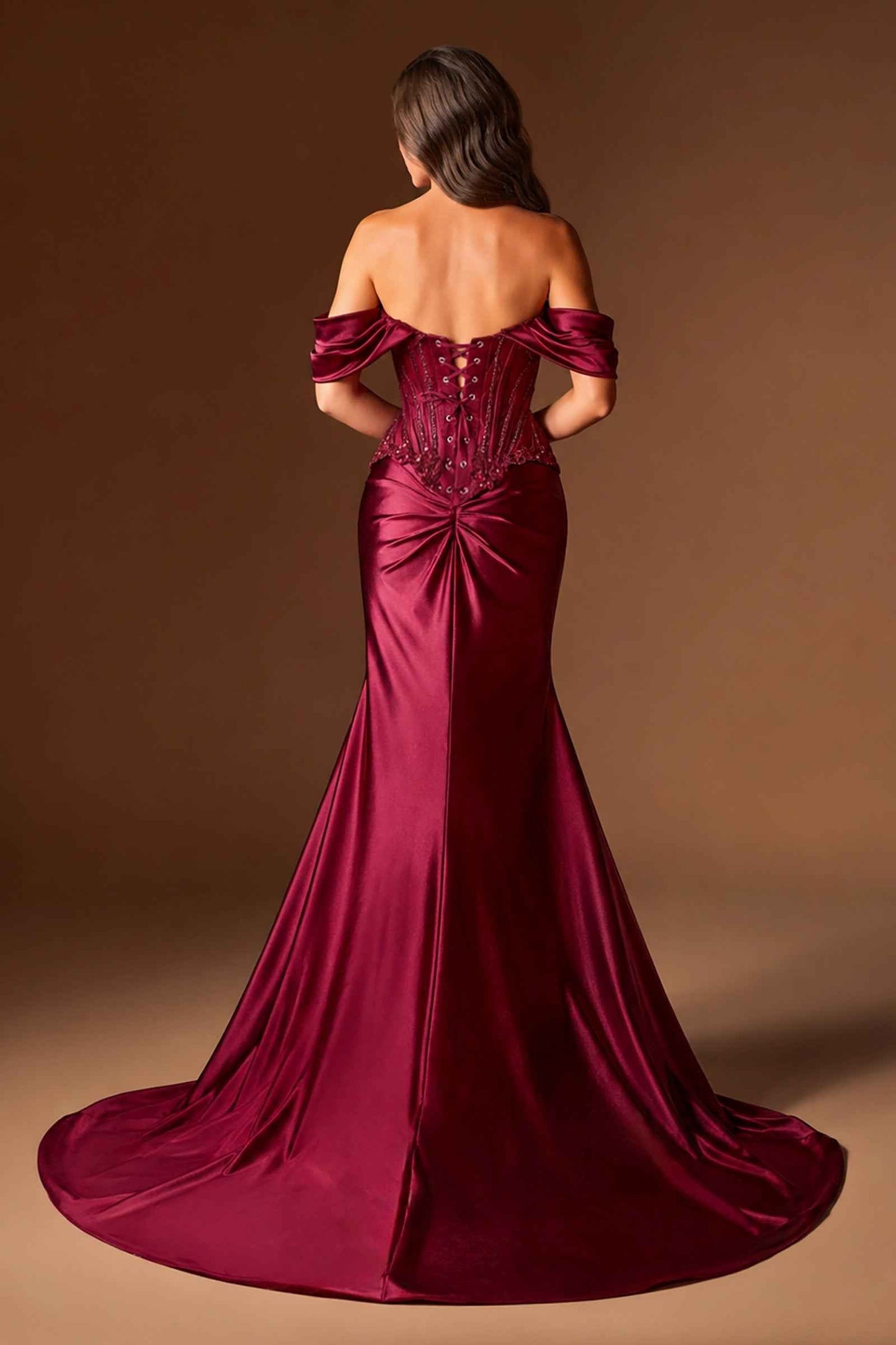 Vestido de Noche Ajustado con Corsé Decorado y Hombros Caídos Ladivine CD656