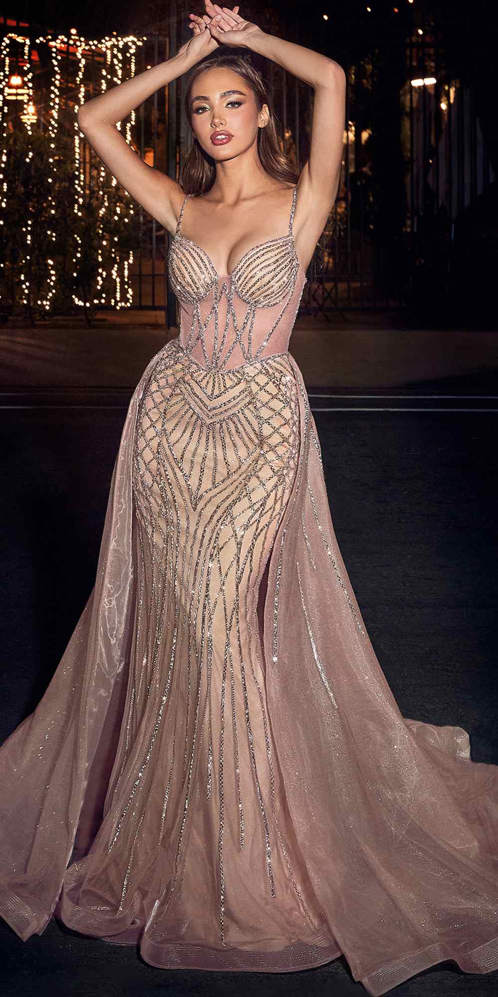 LIQUIDACIÓN - Vestido largo de noche Ladivine CD863 de tul ajustado con cuentas color champán rosado (Talla 10)
