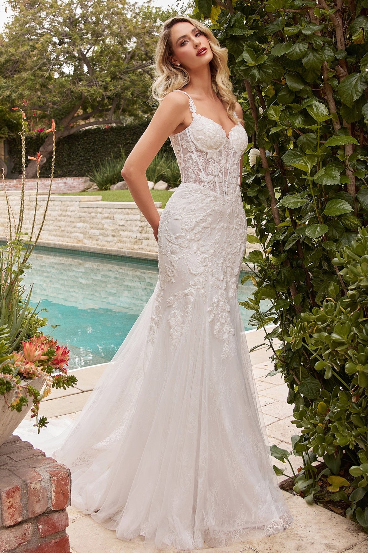 Vestido de novia de sirena Ladivine CDS432W de tul ligero sobre encaje Chantilly