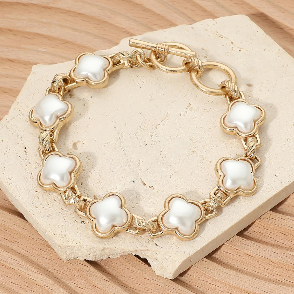Bold Quatrefoil Pearl Stone Link Toggle Bracelet