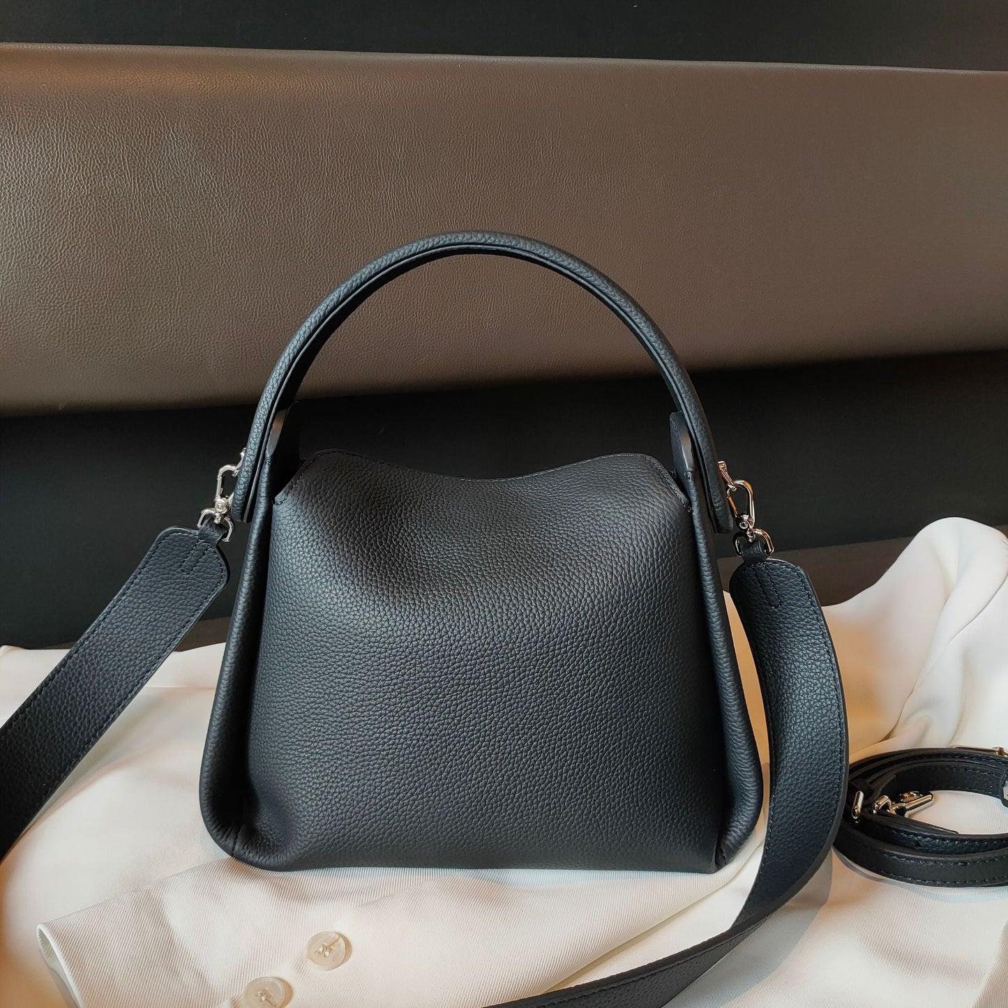 Women's Versatile Large Cigarette Capacity Design Handbags