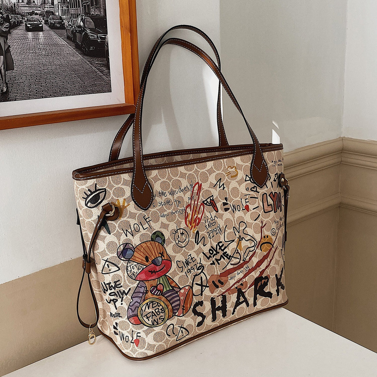 Women's Printed Bear Iti Versatile Large Capacity Handbags