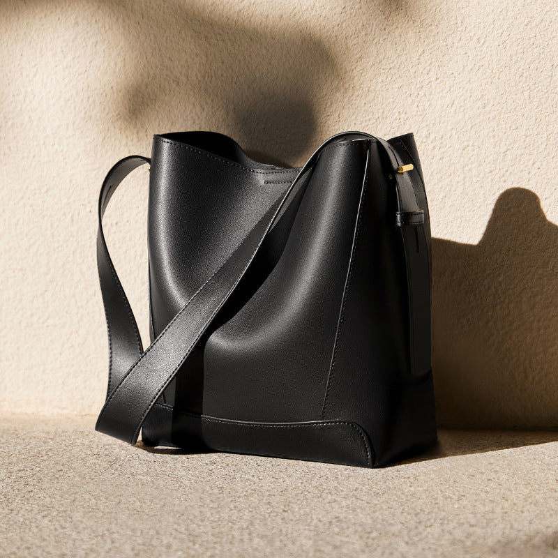 Women's Large Genuine Leather Capacity Commuter Shoulder Bags