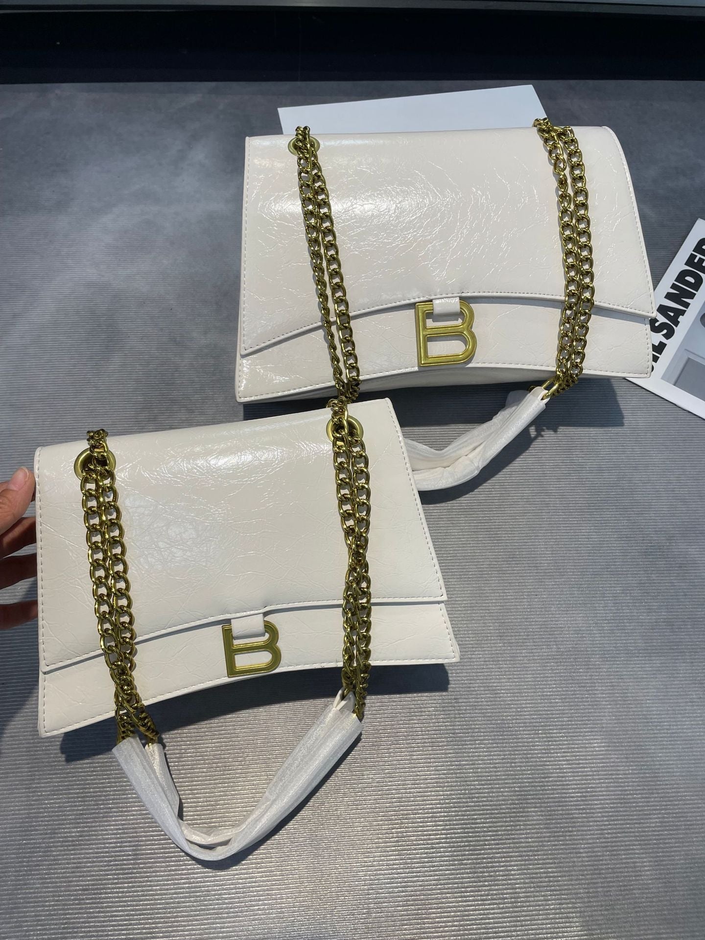 Hourglass Large Oil Wax Leather Chain Underarm Shoulder Bags