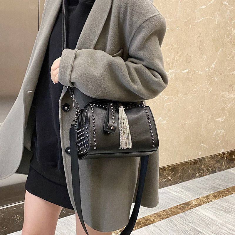 Women's Capacity Boston Simple Wide Strap Tassel Shoulder Bags