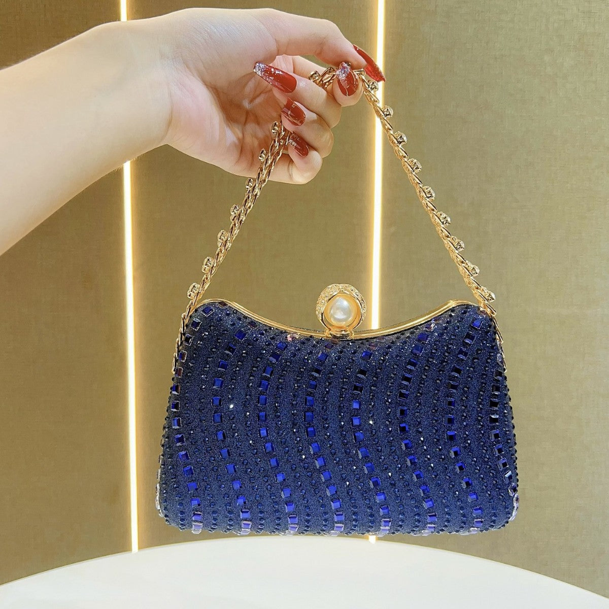 Retro Style Fashion Diamond Rhinestone Chain Handbags