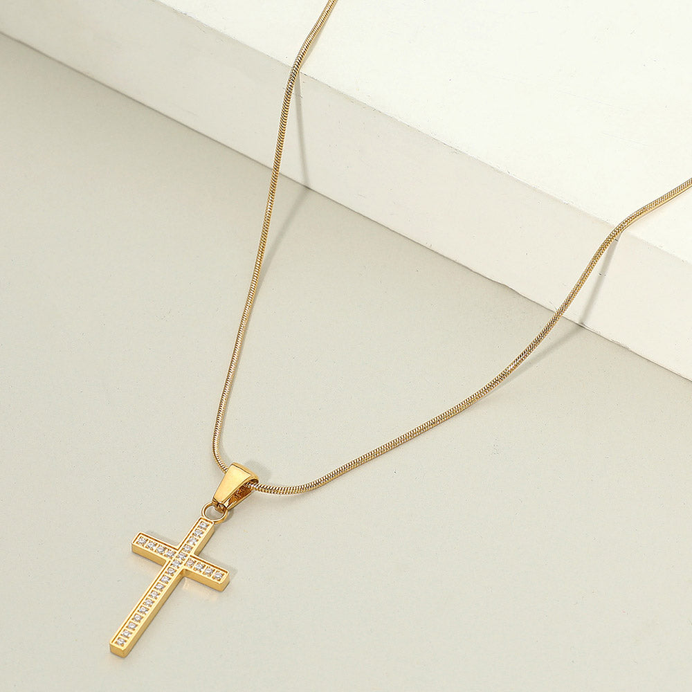 Collar con dije de cruz con incrustaciones de piedra, de acero inoxidable bañado en oro de 18 quilates