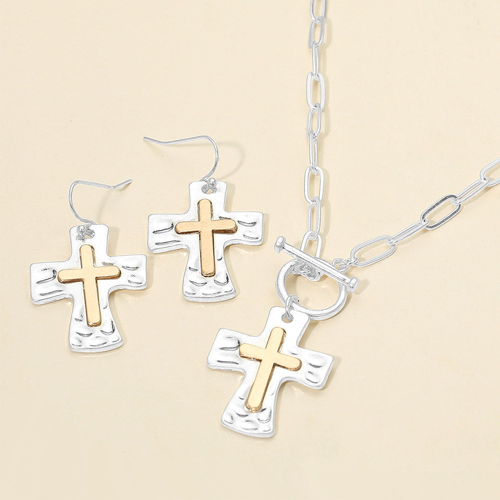 Women's Brushed Hammered Metal Cross Pendant Paperclip Chain Toggle Necklace