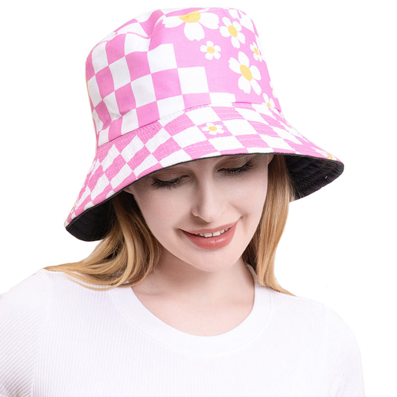 Flower Pointed Checkerboard Patterned Bucket Hat