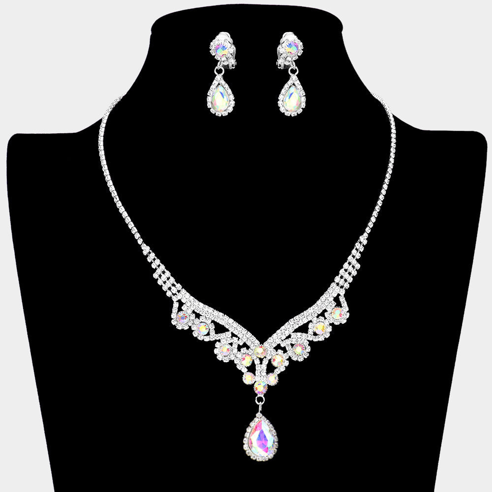 Juego de pendientes de clip y collar con diamantes de imitación y piedra en forma de lágrima