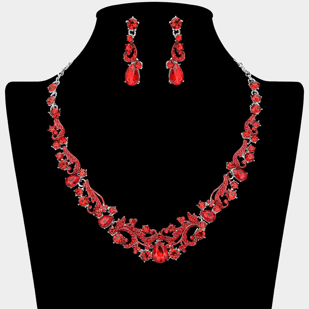 Elegant Teardrop Stone Cluster Accent Rhinestone Embellished Necklace