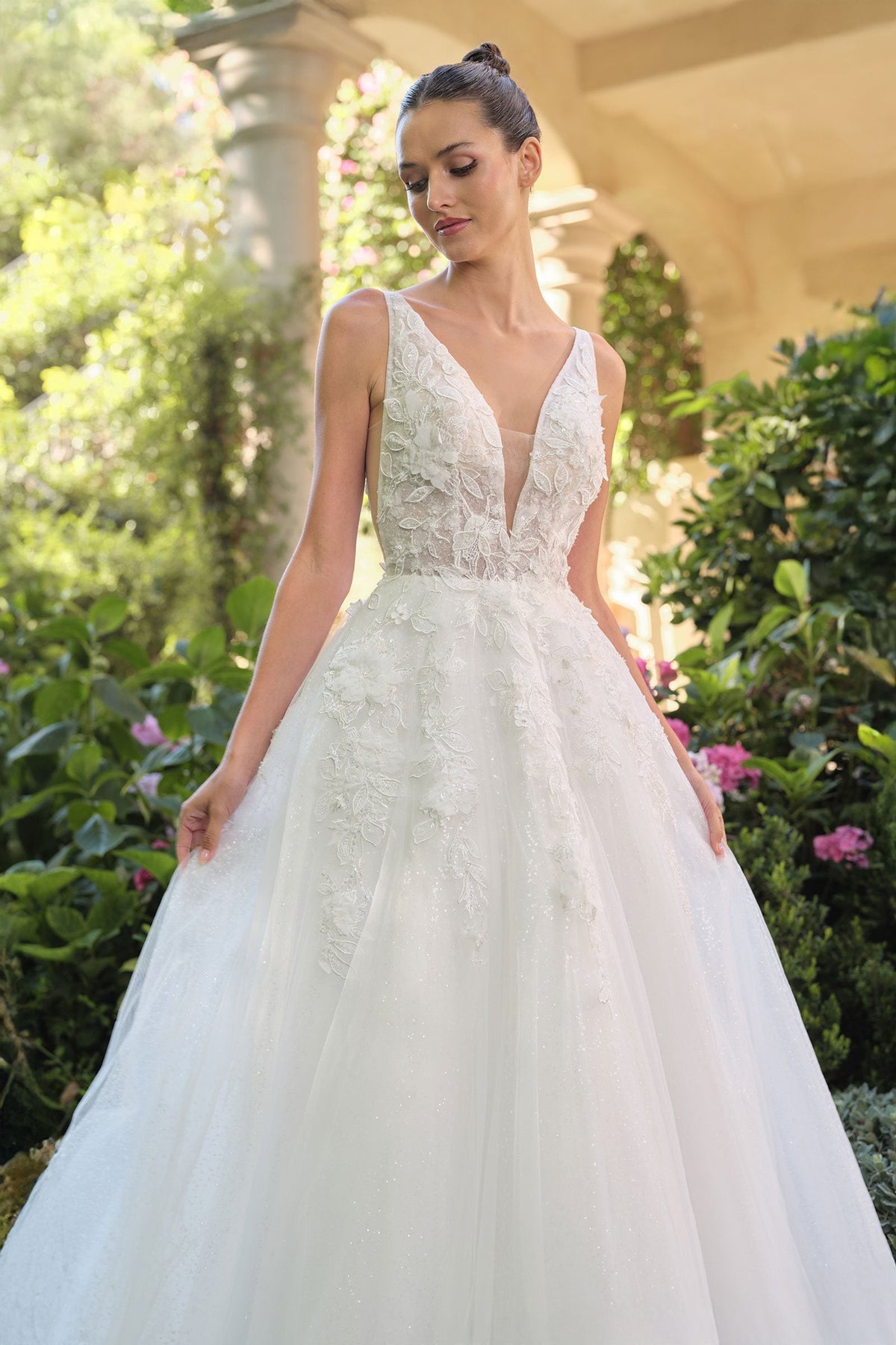 Vestido de gala de boda de línea A con escote en V profundo Andrea y Leo WL064