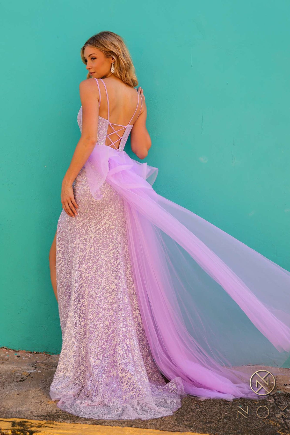 Vestido de Noche Ajustado con Sobrefalda de Volantes y Escote Corazón Largo Nox Anabel Y1475