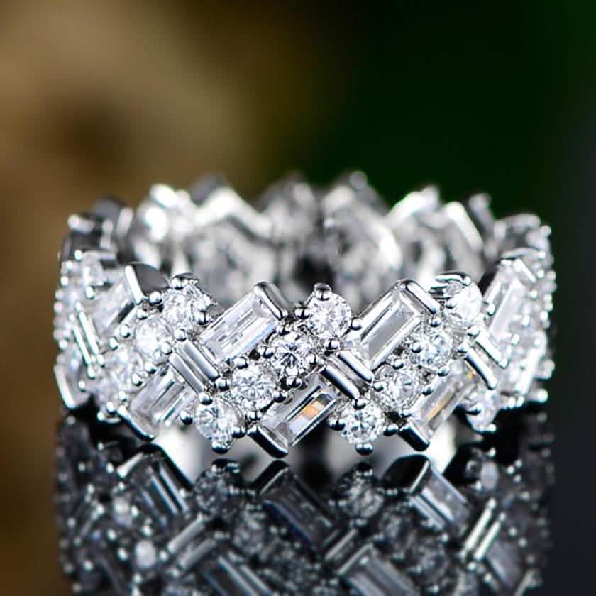 Anillo Barzel con baño de oro de 18 quilates y cristal de Swarovski