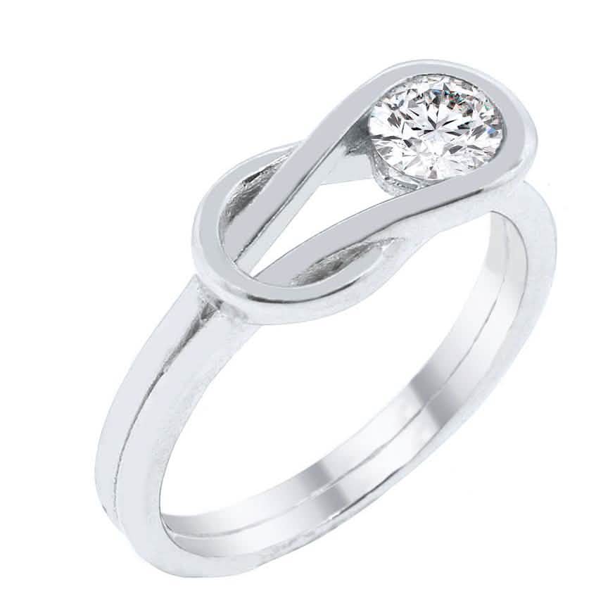 Anillo Nudo de Amor de Circonita Cúbica