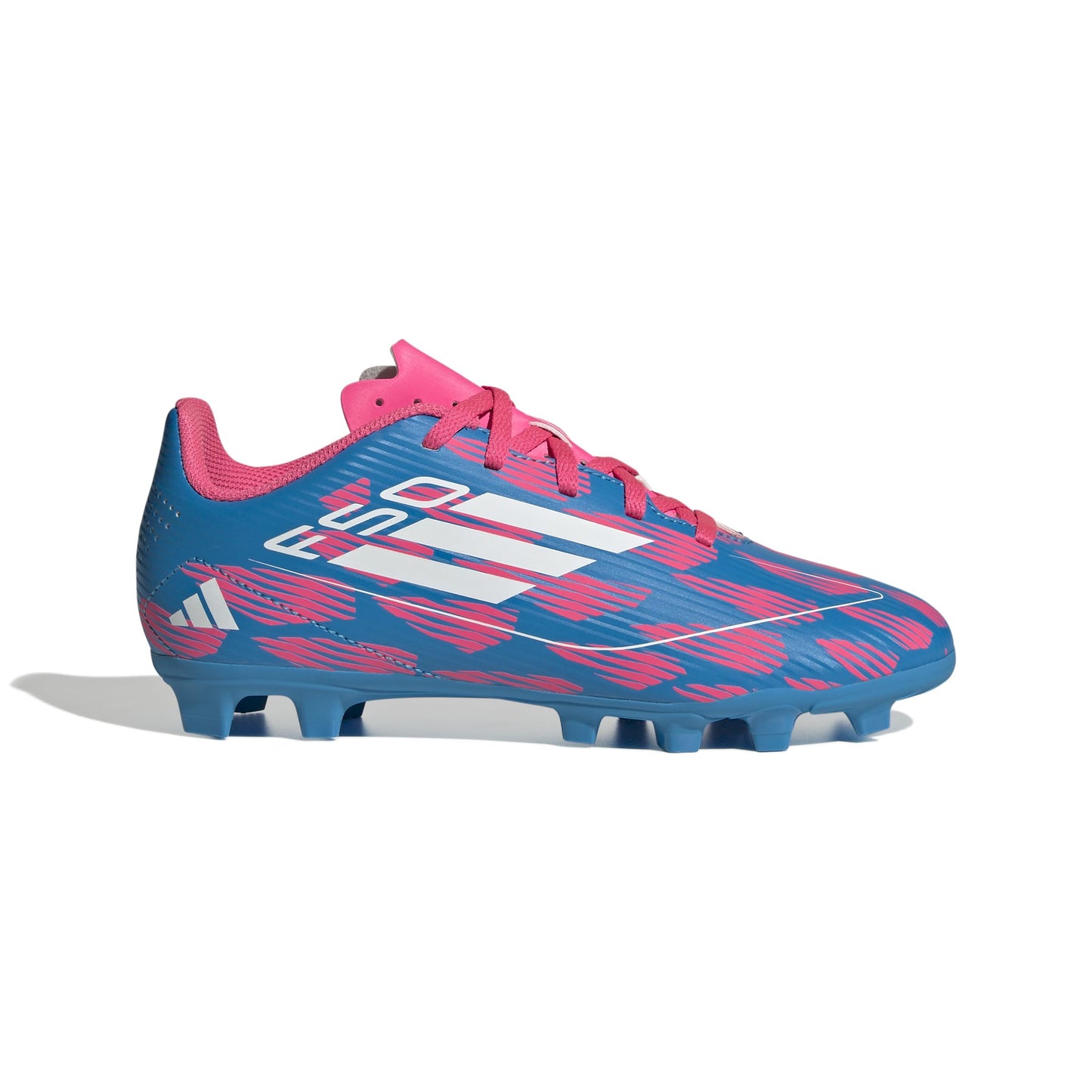 Zapatillas de fútbol con tacos fijos para niños adidas F50 Club - Ajuste cómodo con parte superior sintética texturizada y suela versátil (Azul Solar/Blanco/Rosa Solar Sistema de tallas de calzado de EE. UU. Niño pequeño numérico mediano 2.5)