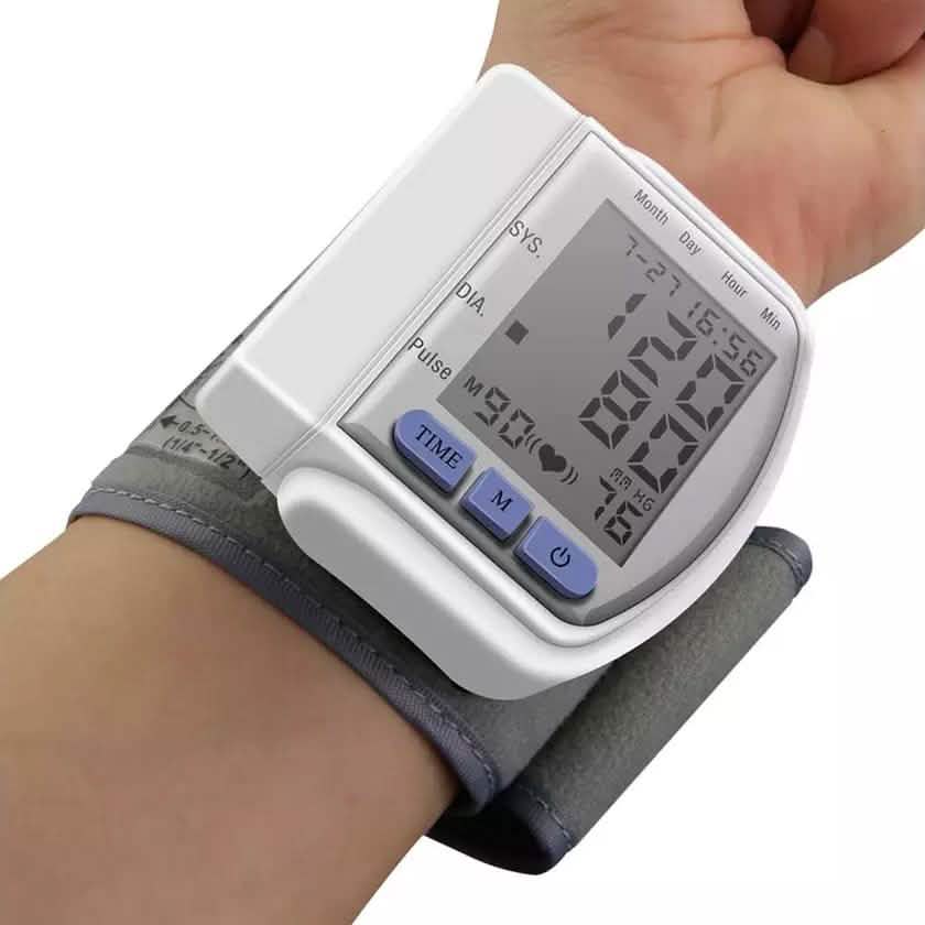 Monitor de presión arterial digital automático LCD de muñeca