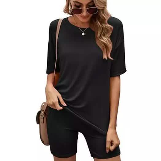 Conjunto de camiseta y pantalón corto ciclista a juego