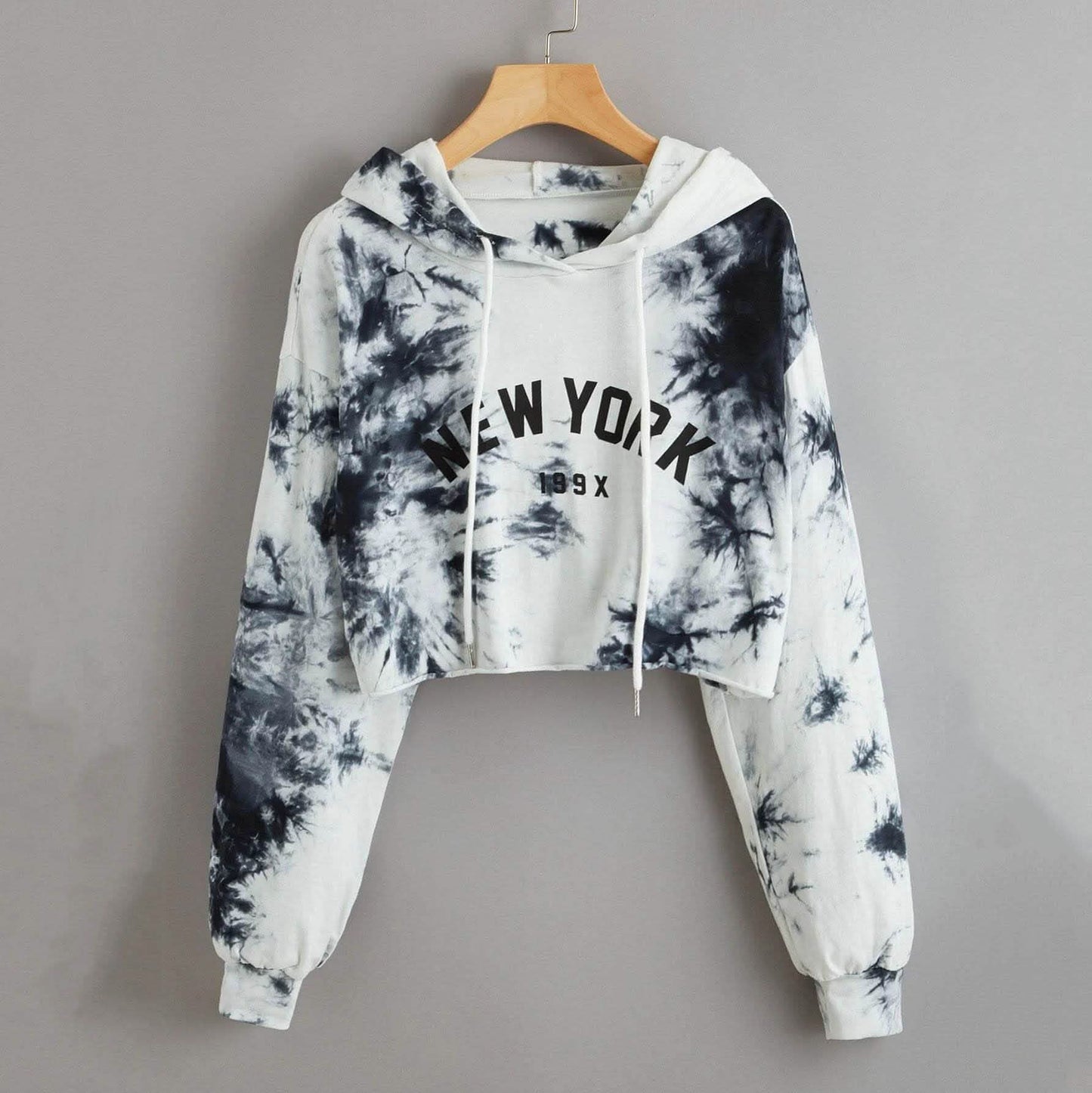 Sudadera corta con capucha y estampado gráfico tie-dye de Nueva York