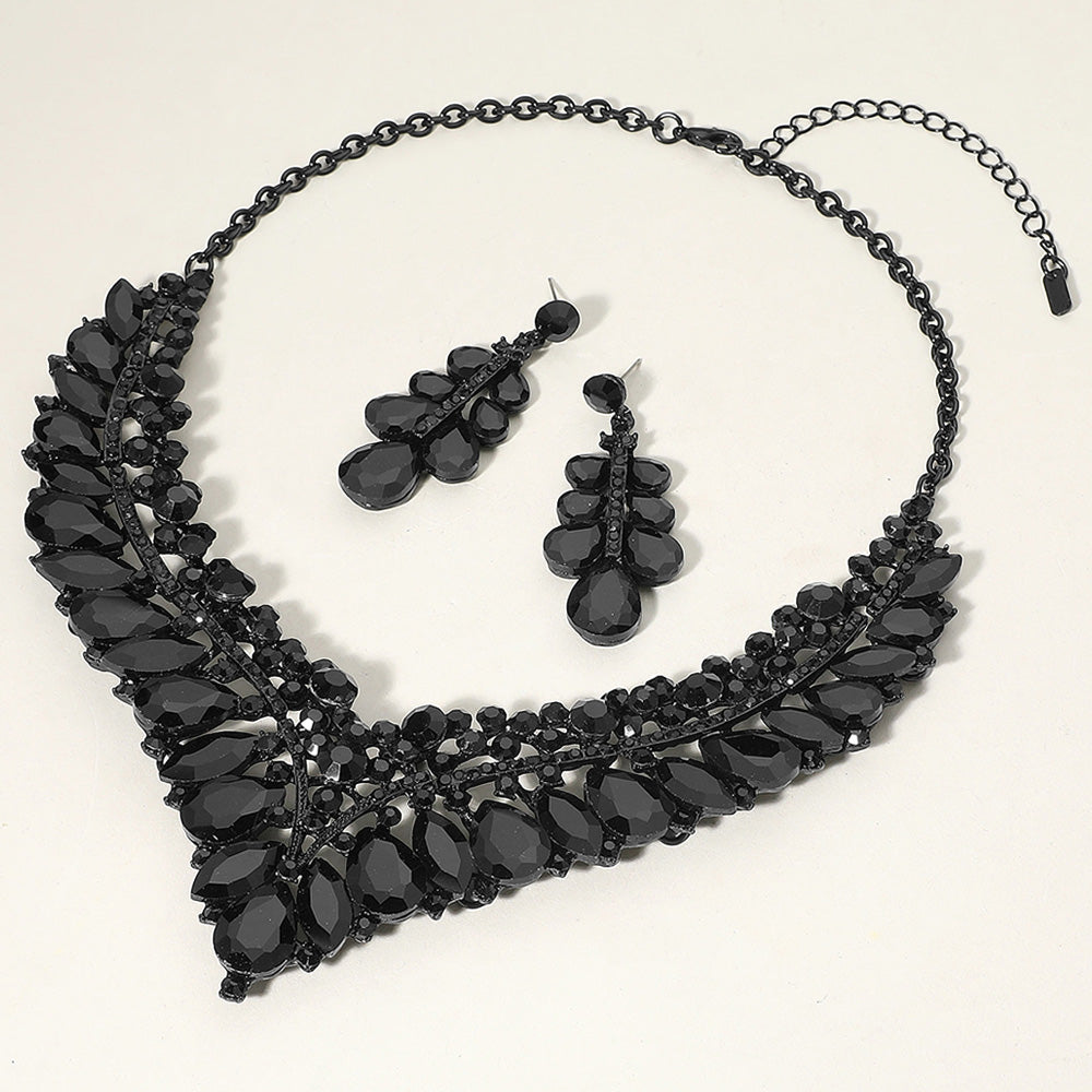 Collar de noche con forma de V adornado con piedras redondas, marquesa y lágrima