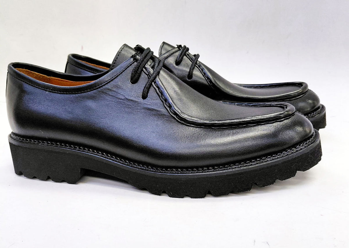 Zapato con cordones de piel de becerro Colección C - Negro