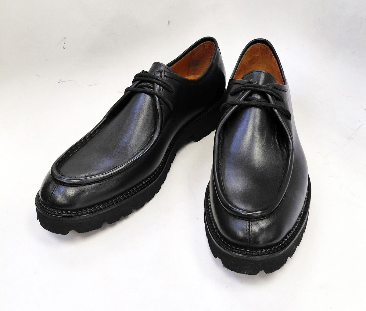 Zapato con cordones de piel de becerro Colección C - Negro