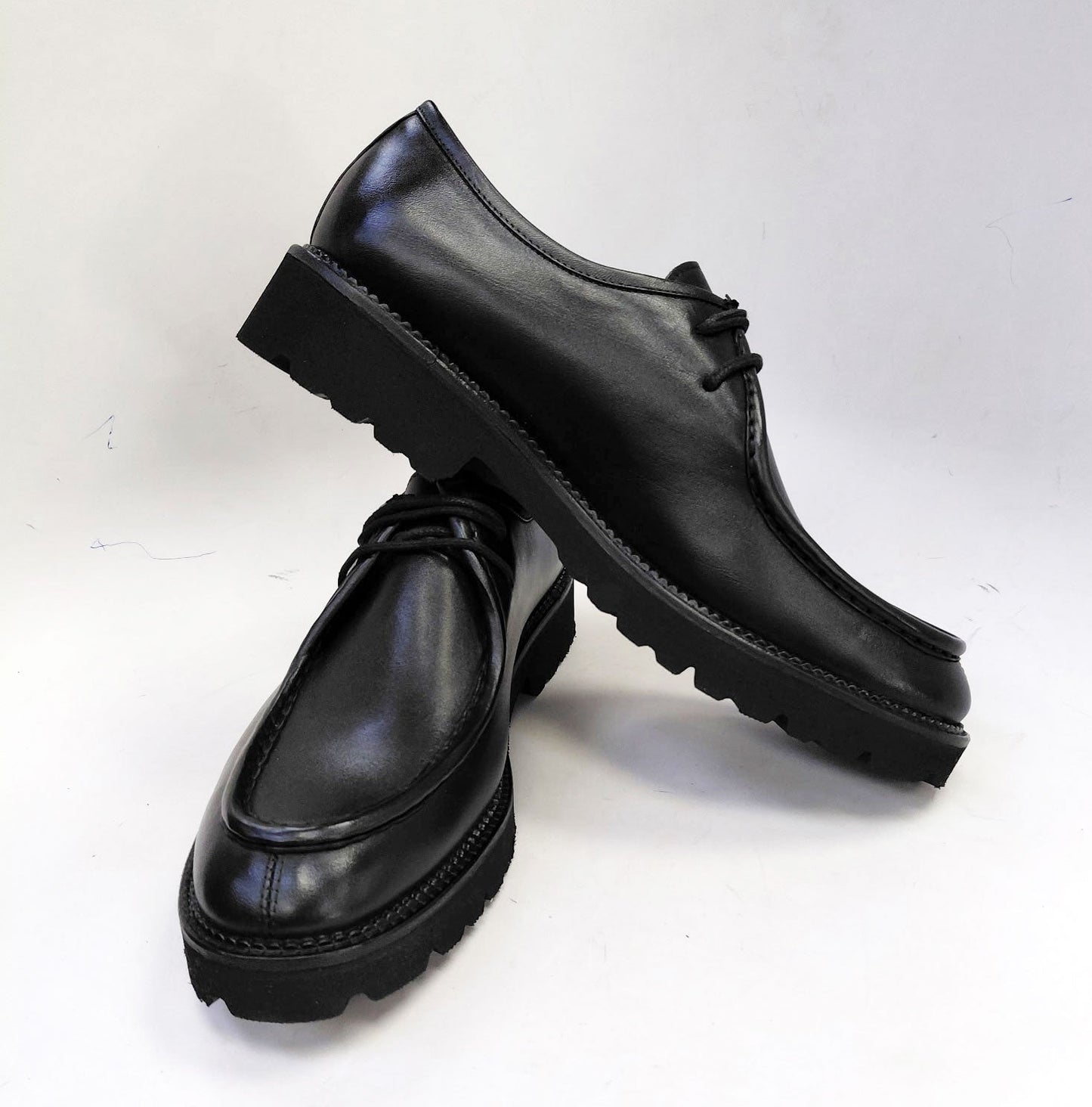 Zapato con cordones de piel de becerro Colección C - Negro