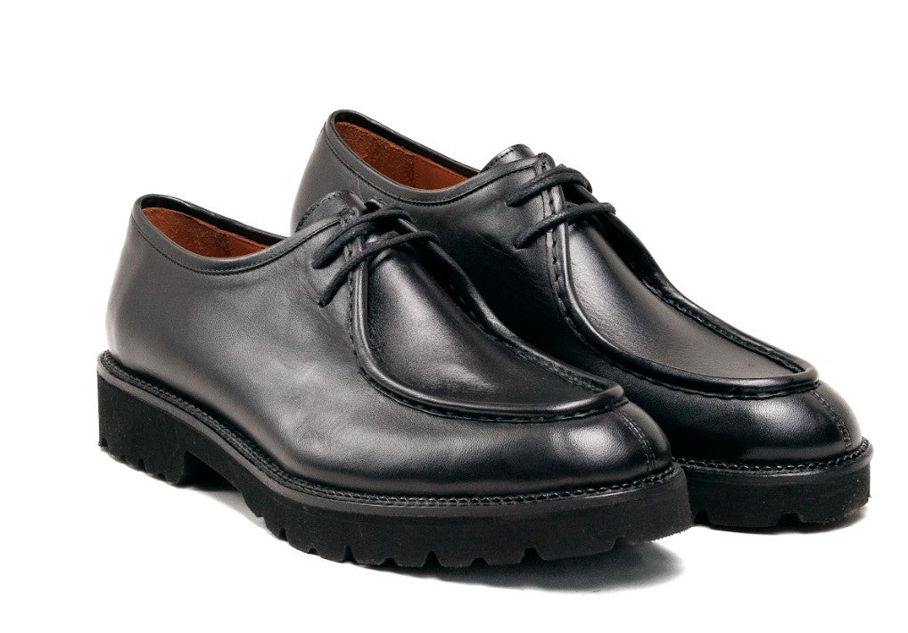 Zapato con cordones de piel de becerro Colección C - Negro
