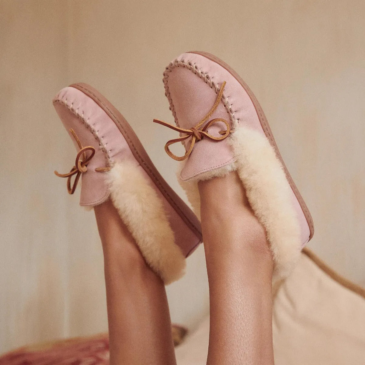 Minnetonka Alpine Sheepskin Moc - Pantufla para mujer