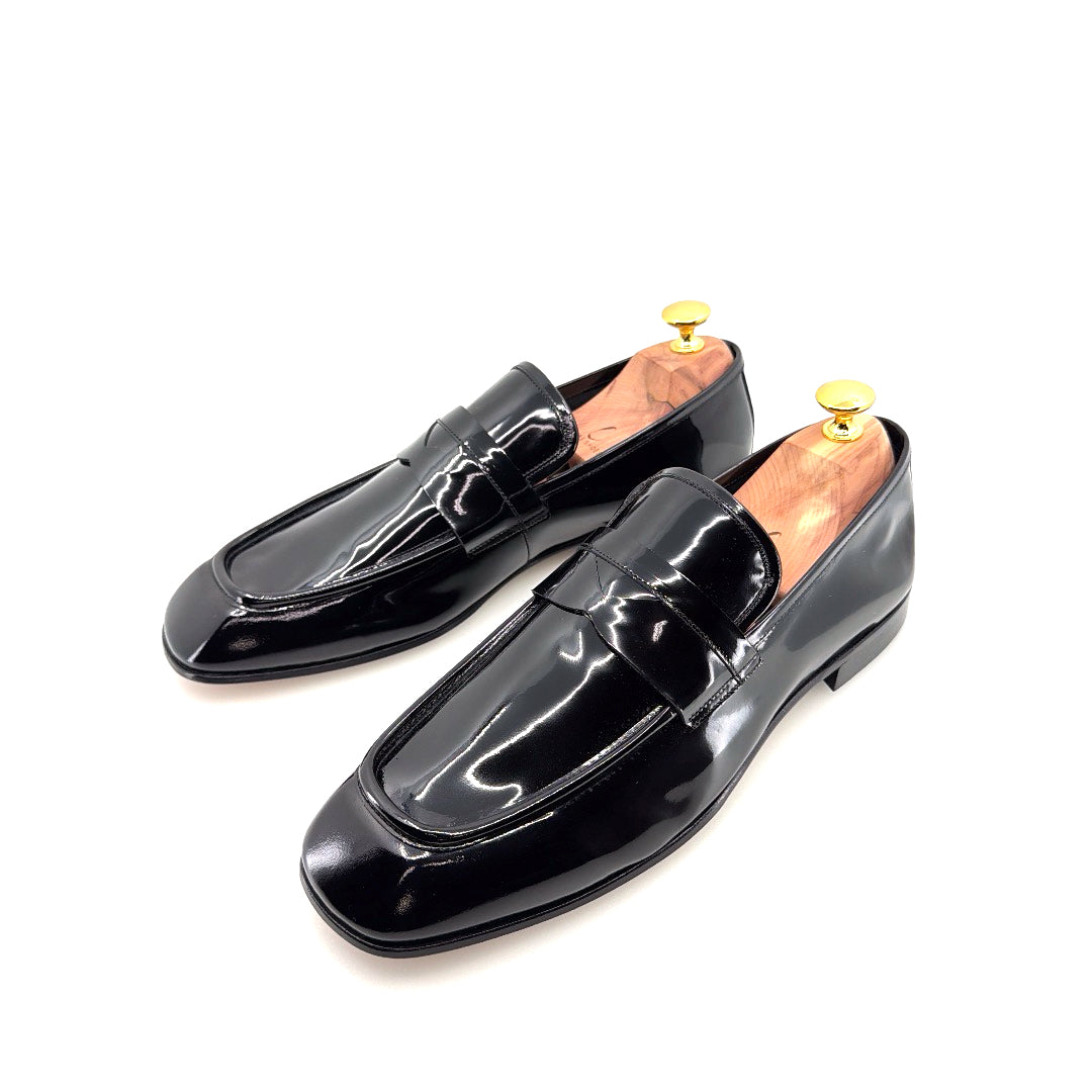 Mocasines con borlas de charol C Collection - Negros