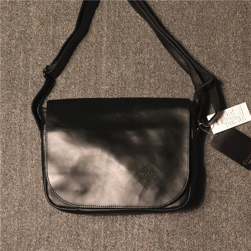 Men's Trendy Retro Simple Fashion Flip Motorcycle Men's Shoulder Bags
