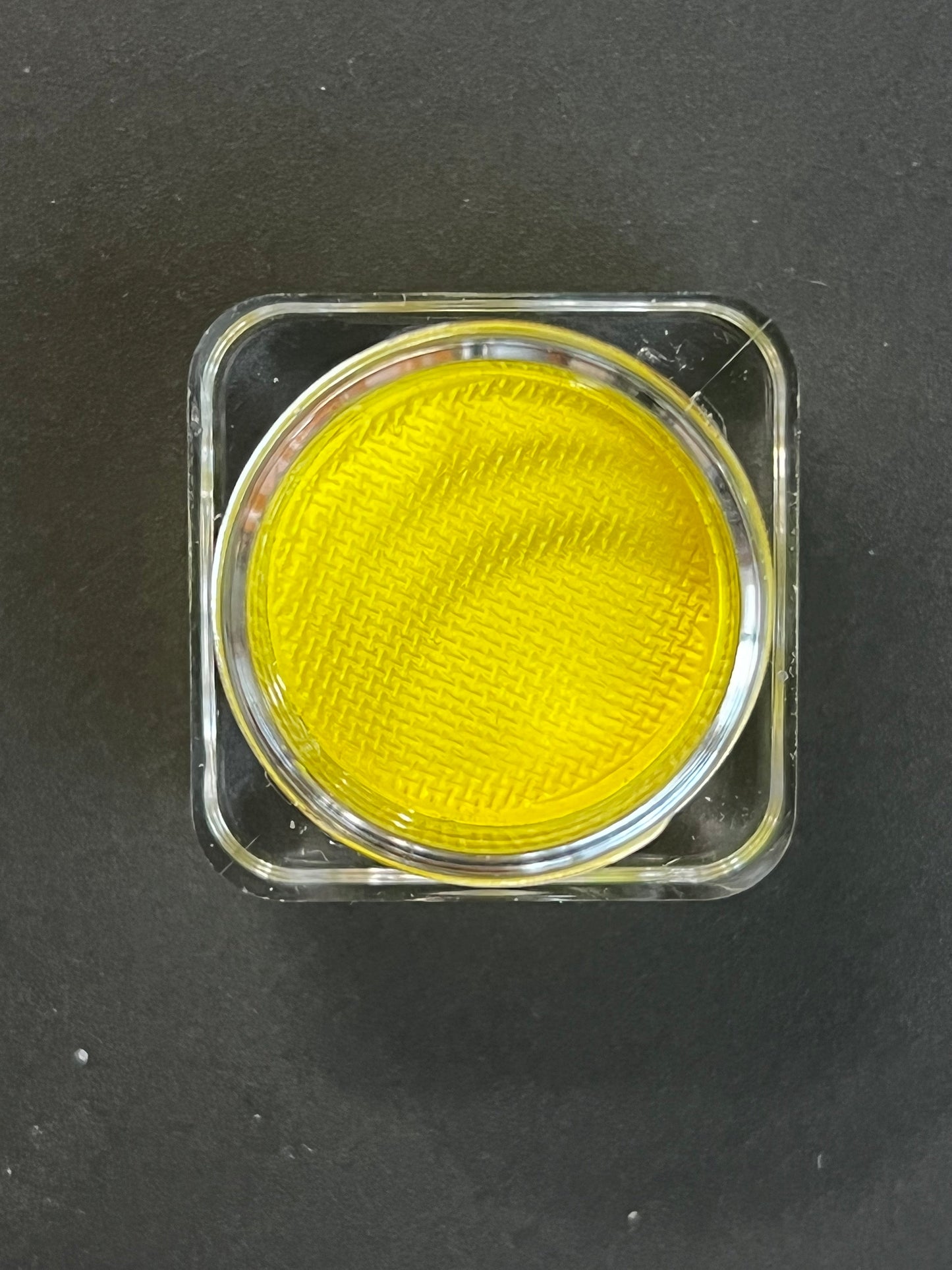 13 - Delineador Gráfico Activado por Agua Aureolina (Amarillo Brillante)