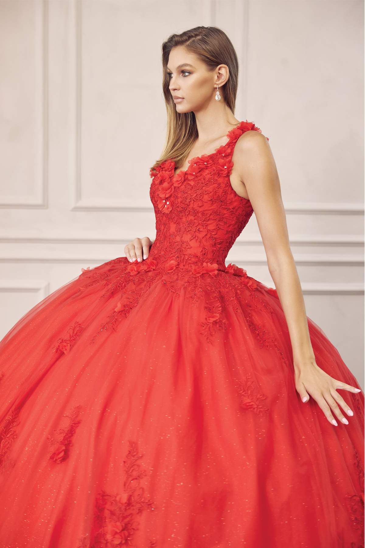 Vestido de quinceañera Juliet 1437 de gala con aplicaciones florales y flores 3D