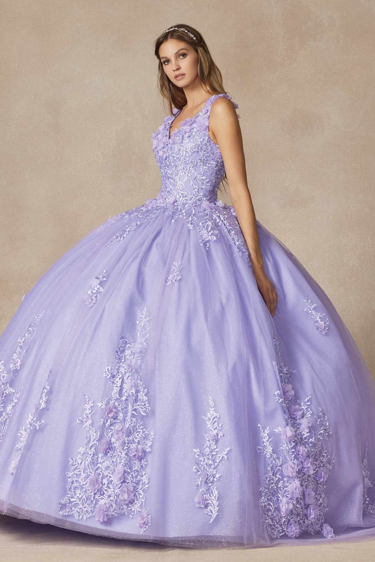 Vestido de quinceañera Juliet 1437 de gala con aplicaciones florales y flores 3D