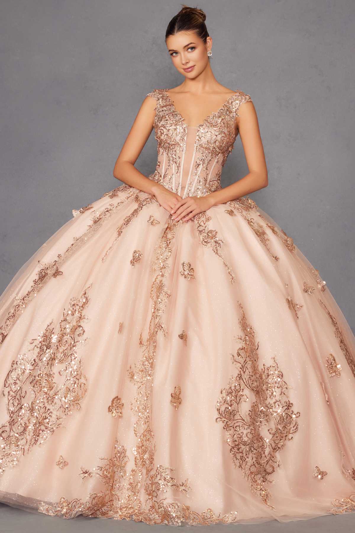 Vestido de fiesta quinceañera Juliet JT1485J estilo Cenicienta con hombros descubiertos