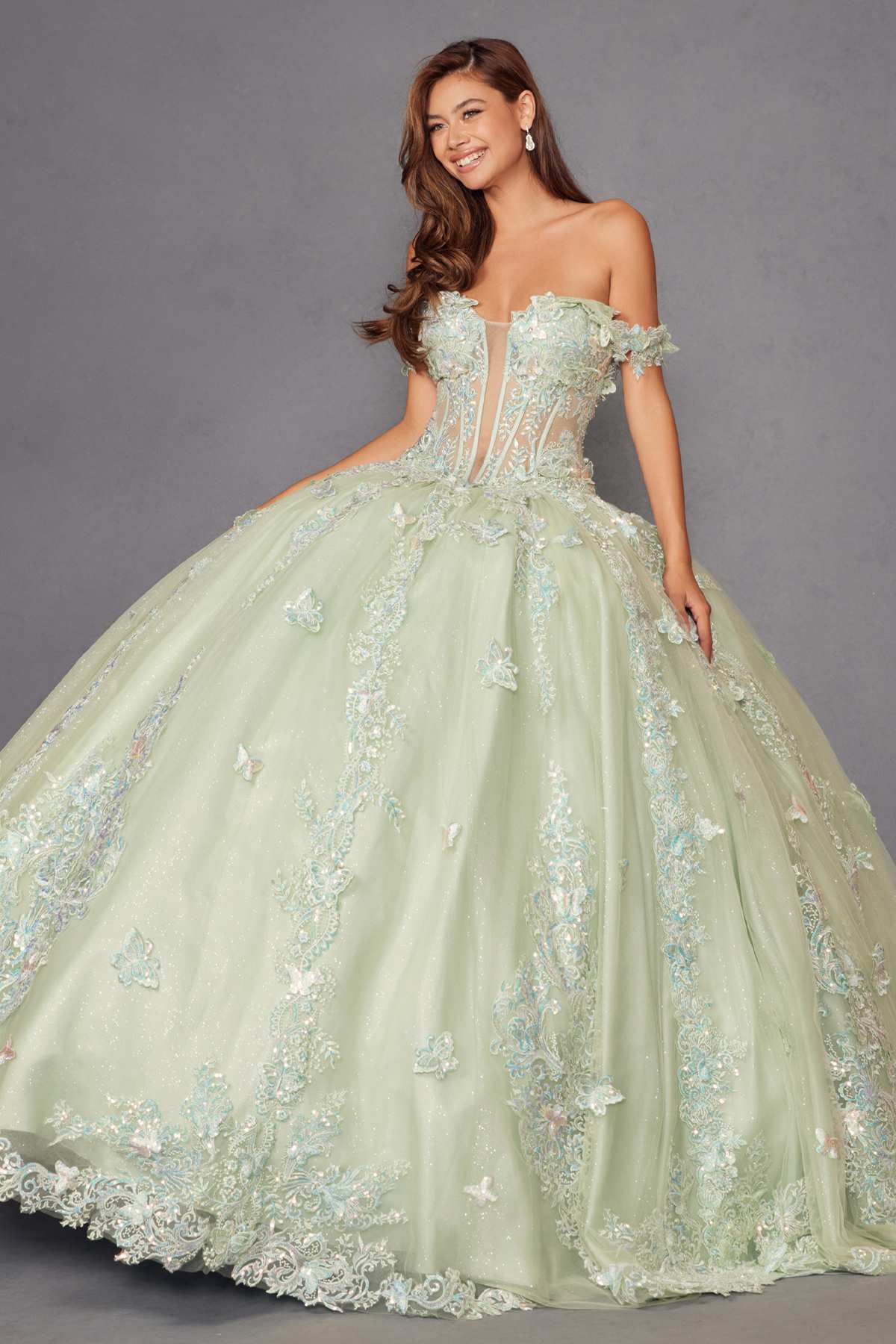 Vestido de fiesta quinceañera Juliet JT1485J estilo Cenicienta con hombros descubiertos