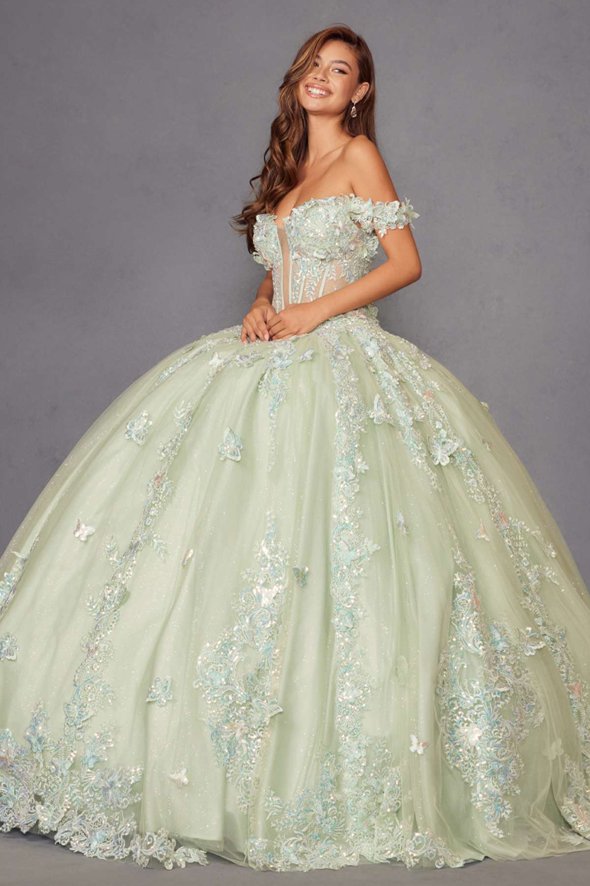 Vestido de fiesta quinceañera Juliet JT1485J estilo Cenicienta con hombros descubiertos