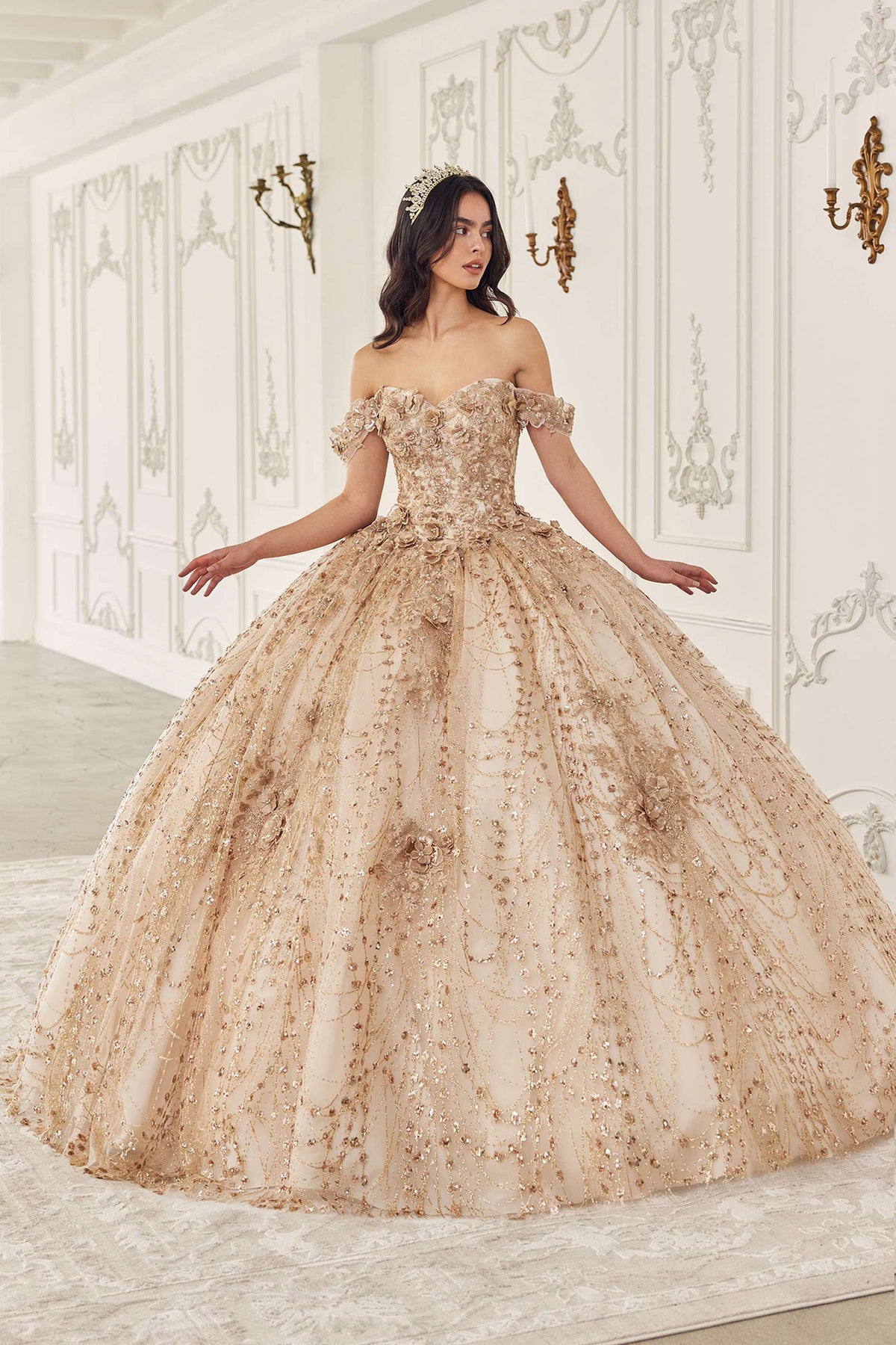 Vestido de Quinceañera Ladivine 15712 Largo, con Corsé, Hombros Descubiertos y Falda Abullonada