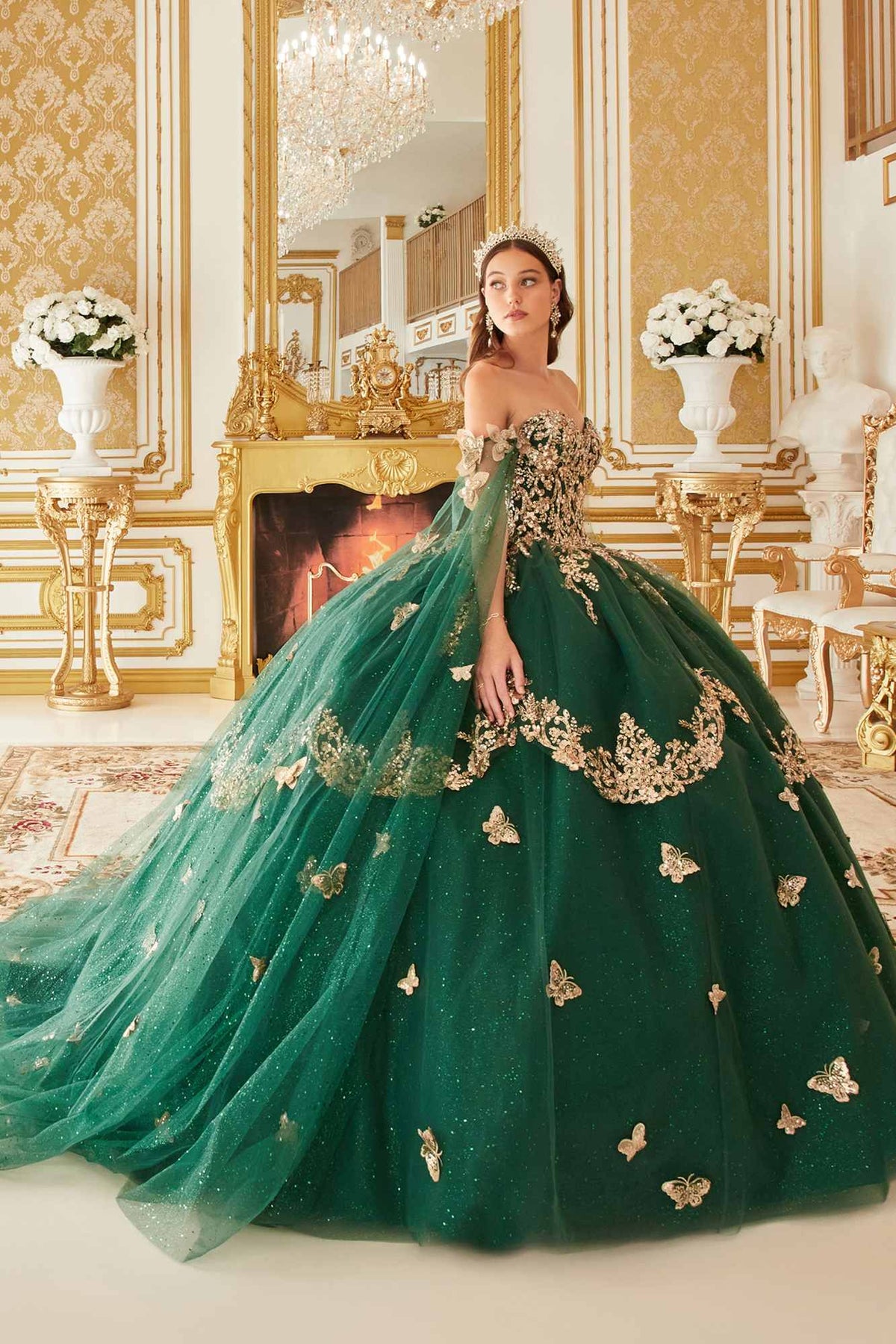 Vestido de gala largo sin tirantes de tul con capa en las mangas Ladivine 15721