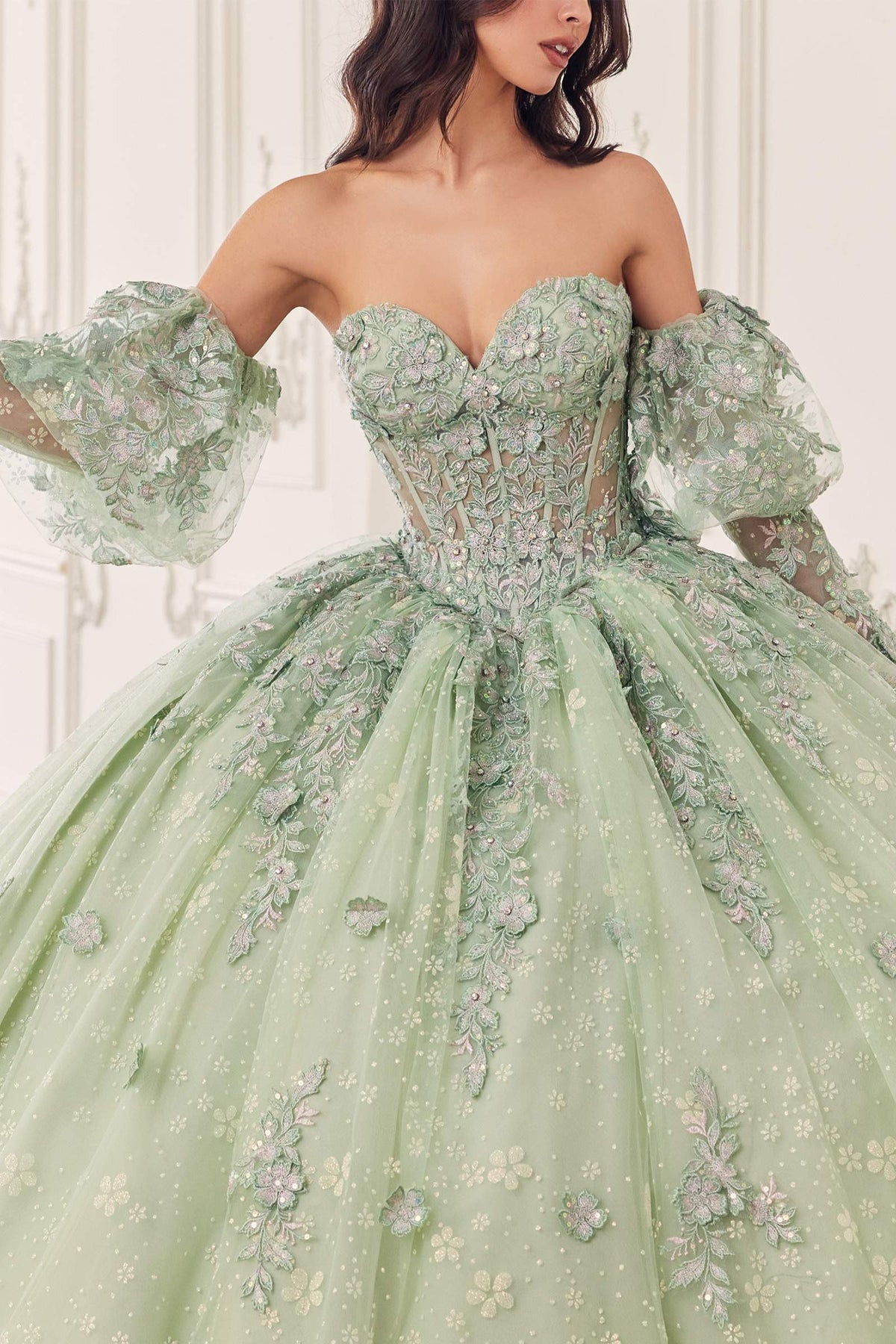 Vestido largo de quinceañera línea A con volantes y mangas abullonadas Ladivine 15722