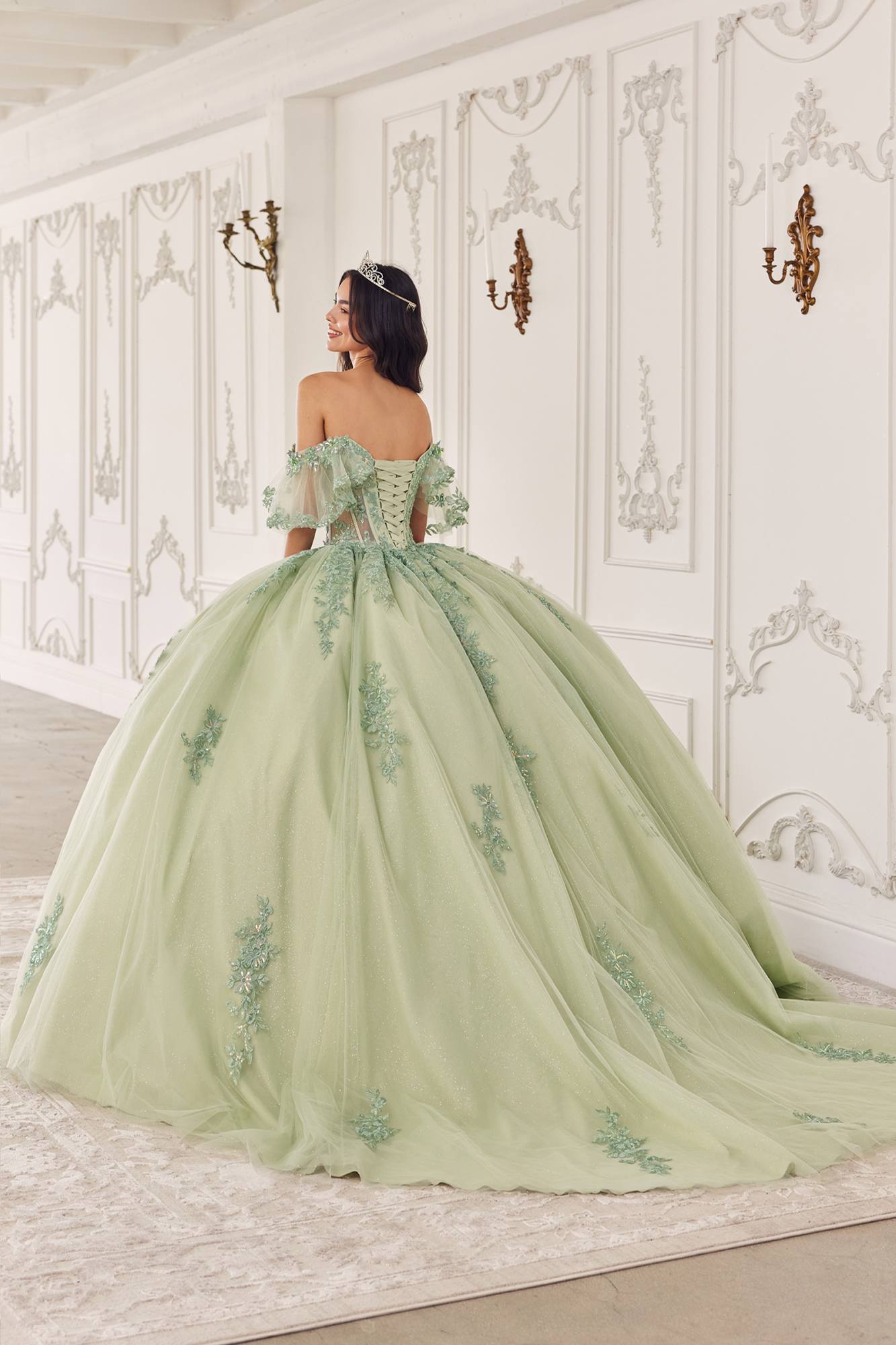 Vestido de quinceañera Ladivine 15725 con hombros descubiertos, manga a la altura del codo y falda abullonada
