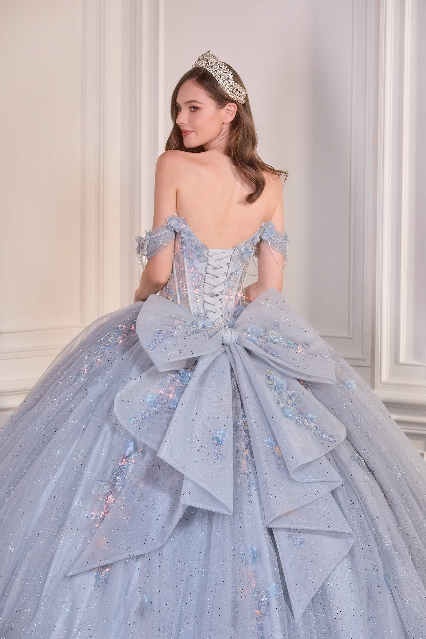 Vestido de gala de quinceañera con hombros descubiertos Ladivine 15728