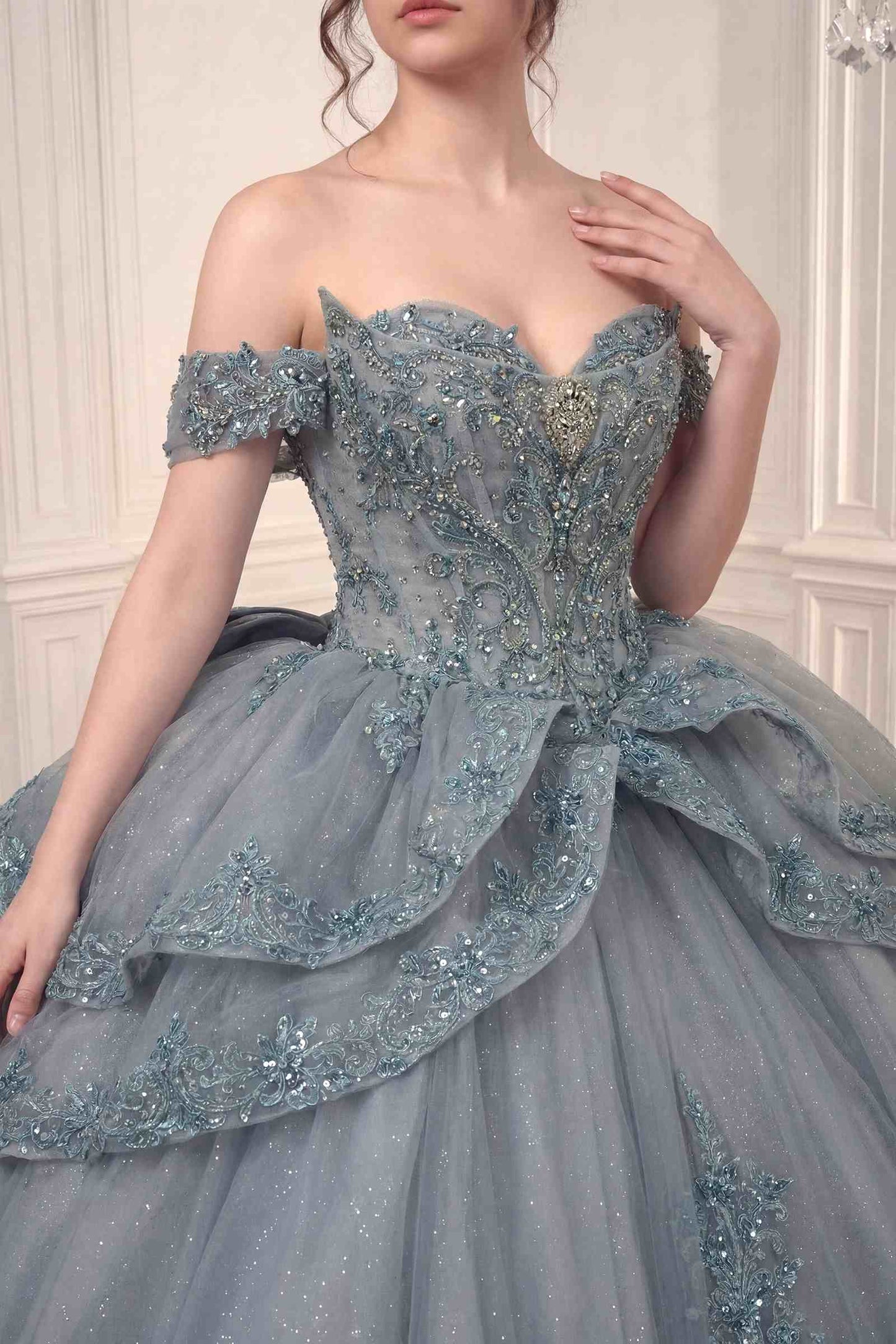 Vestido de gala de quinceañera sin hombros Ladivine 15729