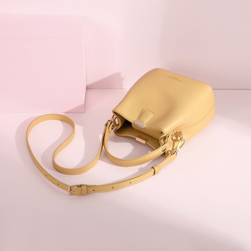 Women's Glamorous Stylish Fashion Pouches Fashionable Crossbody Bags