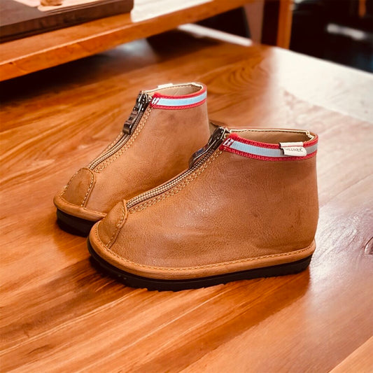 Elegancia y Comodidad: Botines Marrones Cosidos a Mano para Niños Pequeños | Cierre de Cremallera