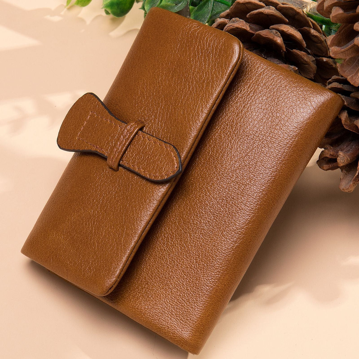 Women's Cowhide Leather Short First Layer Ladies Wallets