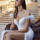 Vestido largo de lentejuelas Juliet 2402 Glitter Leaf con mangas de plumas y abertura